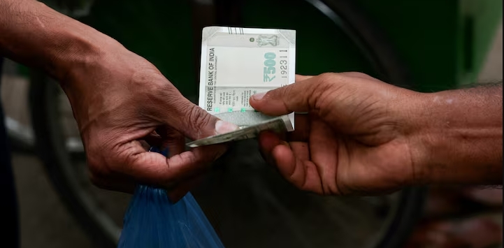 Rupee Recovers From 96 as Likely RBI Support Blunts Fed Impact