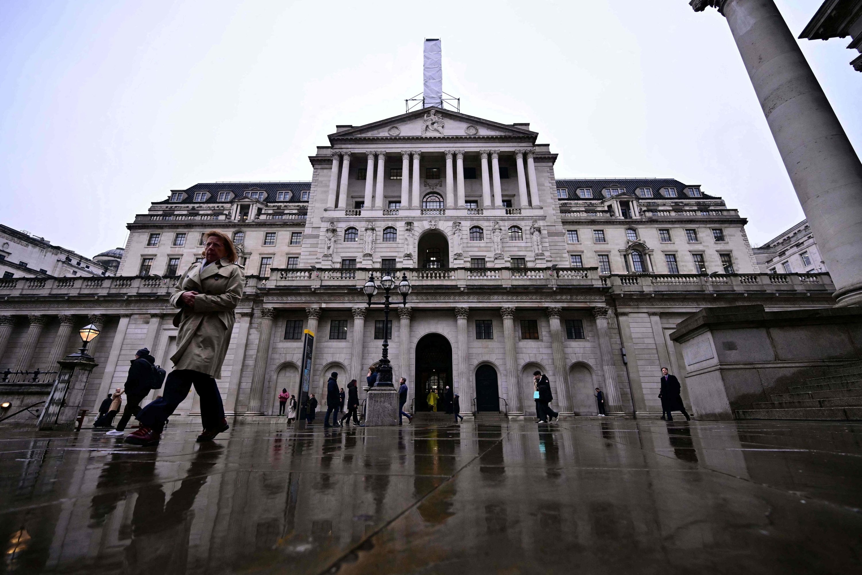 BoE Holds at 3.75% as Three Policymakers Vote to Hike